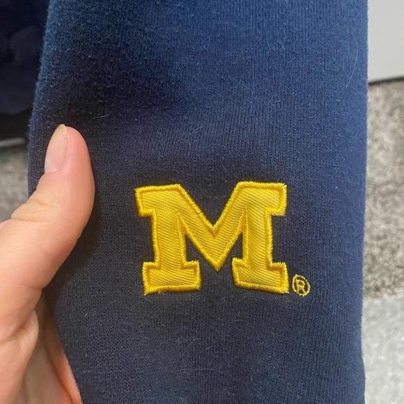 UofM Hoodie Médium - Picture 3 of 4